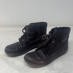 Women’s Clark’s Brown Leather Ankle Boots size 9M